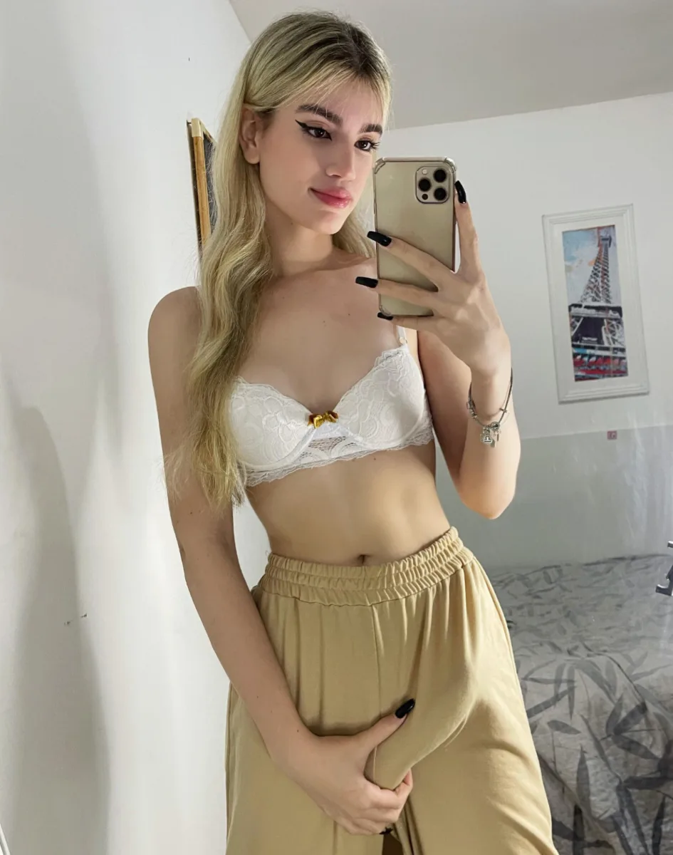 SARA SLADKAYa — photo