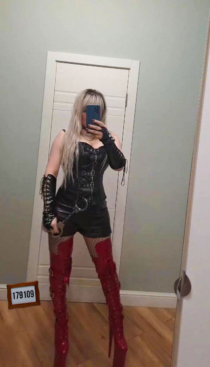 Mistress Dominatrix Whatsapp est privat tg — photo