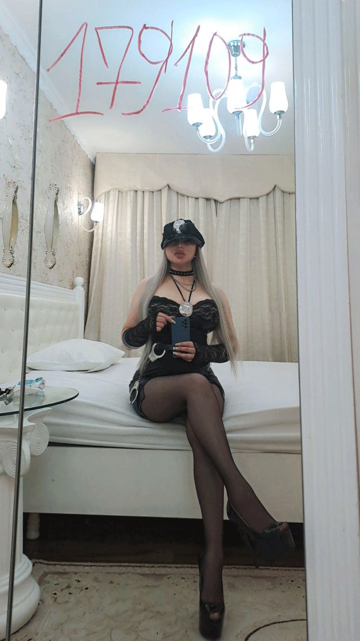 Mistress Dominatrix Whatsapp est privat tg — photo