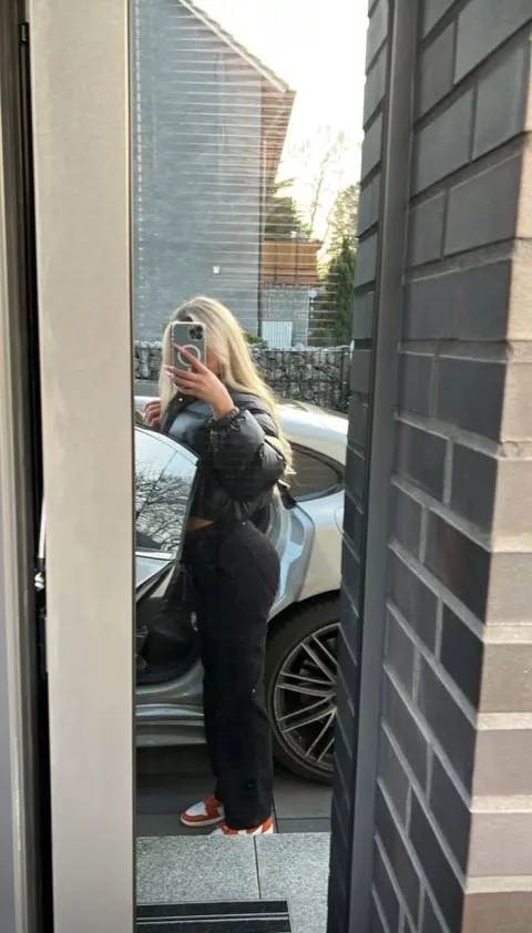 Nikki, 34 profile.years_old — Almaty 4